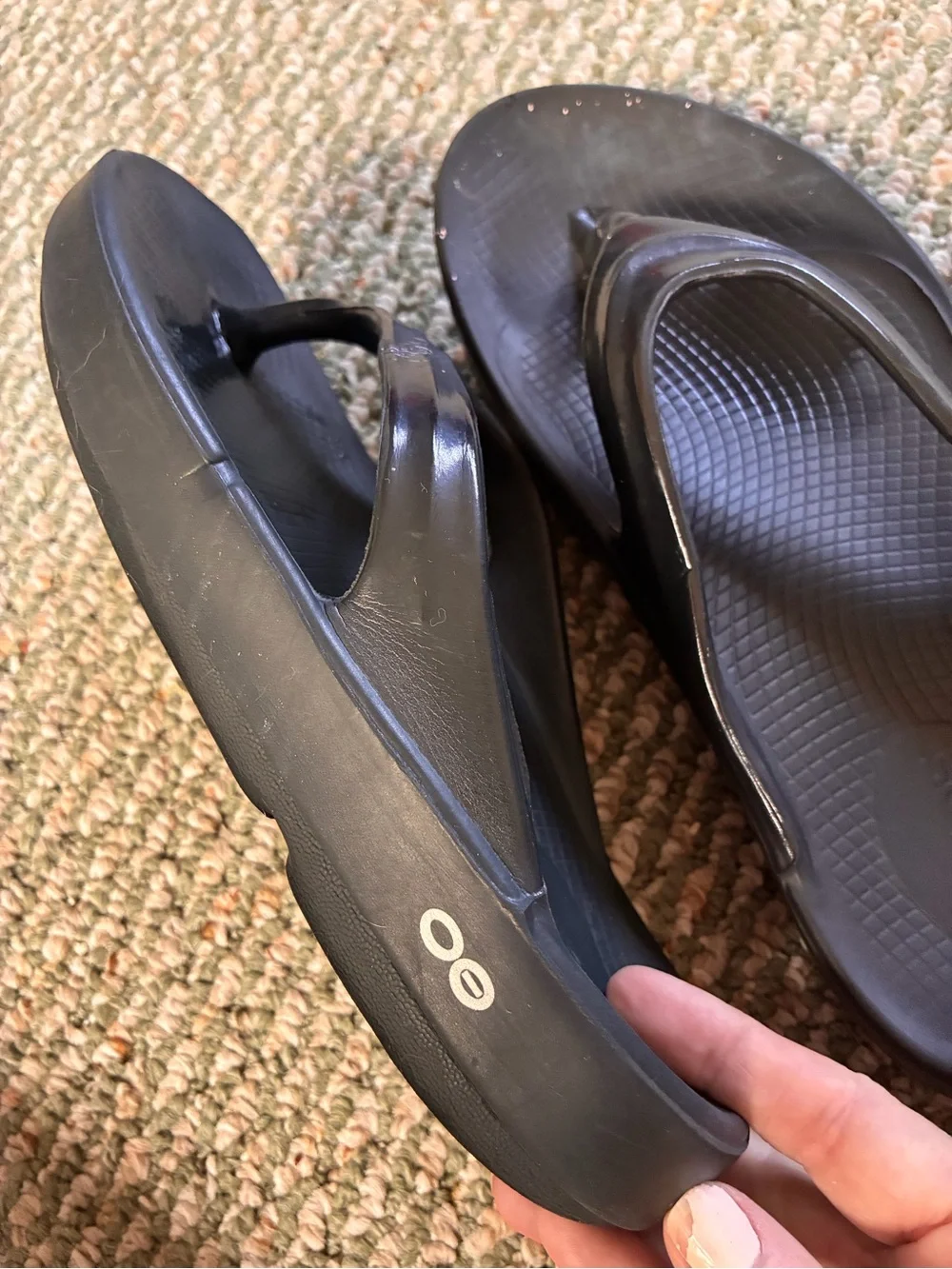 😎 OOFOS oolala black sandals